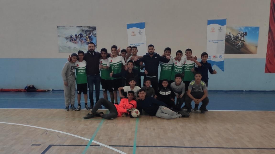 Dibek Ortaokulu Futsal Turnuvasında Rakibini Eledi!